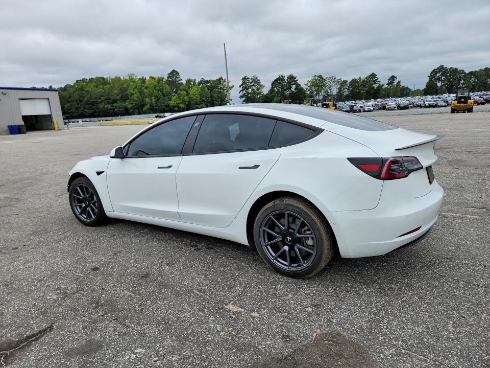 70112246 :رقم المزاد ، 5YJ3E1EA8NF102872 vin ، 2022 Tesla Model 3 مزاد بيع