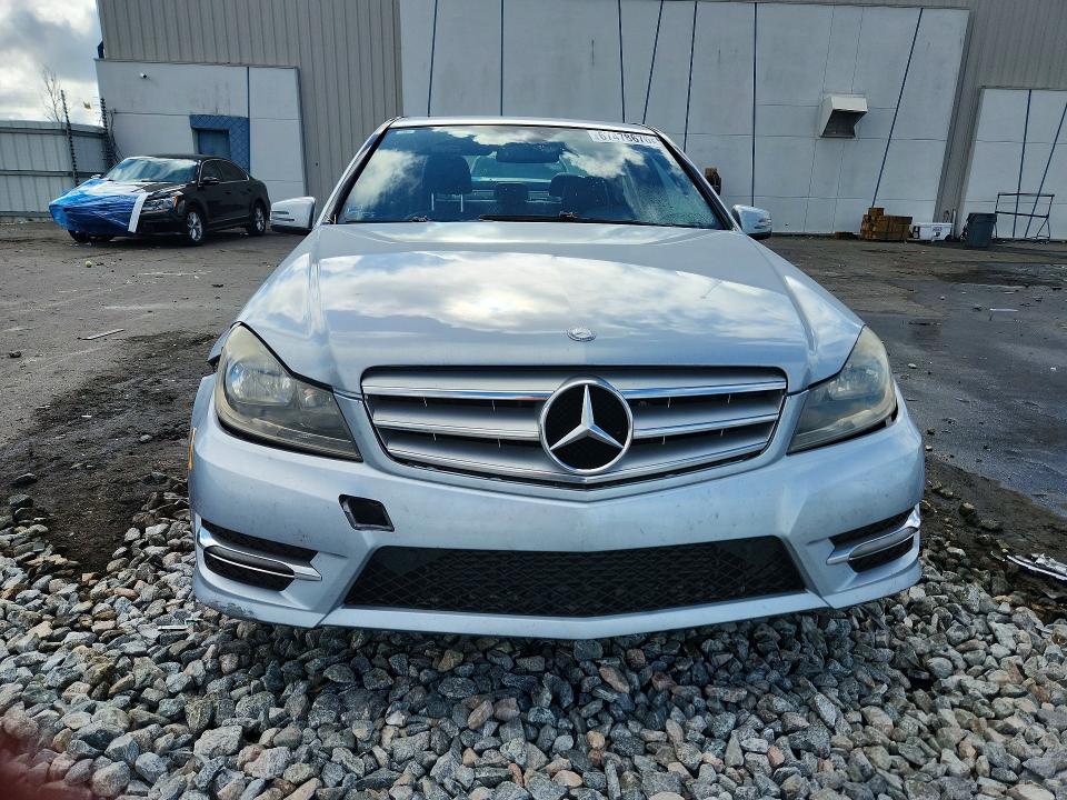 2013 Mercedes-benz C მანქანა იყიდება აუქციონზე, vin: WDDGF4HBXDA767645, აუქციონის ნომერი: 67478676