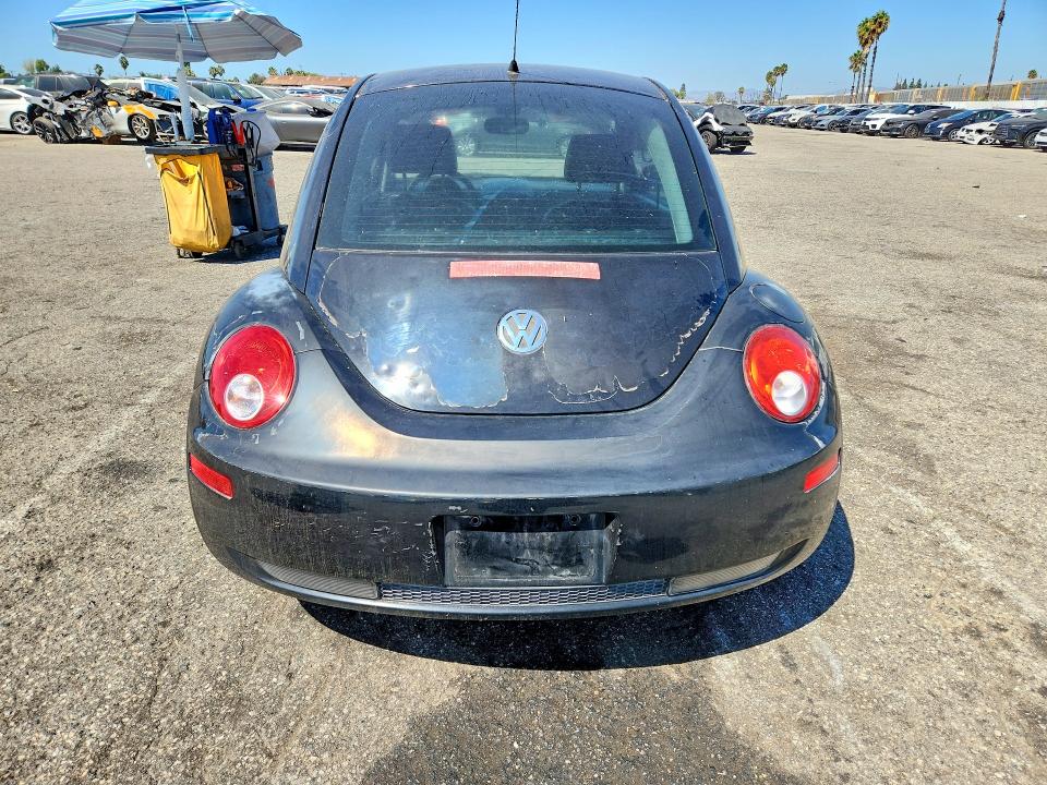 67314896 :رقم المزاد ، 3VWPG3AG6AM009059 vin ، 2010 Volkswagen New Beetle مزاد بيع