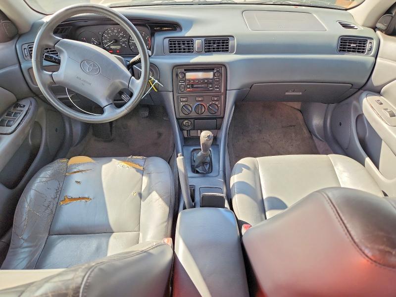 68807266 :رقم المزاد ، 4T1BF28K3YU096649 vin ، 2000 Toyota Camry مزاد بيع