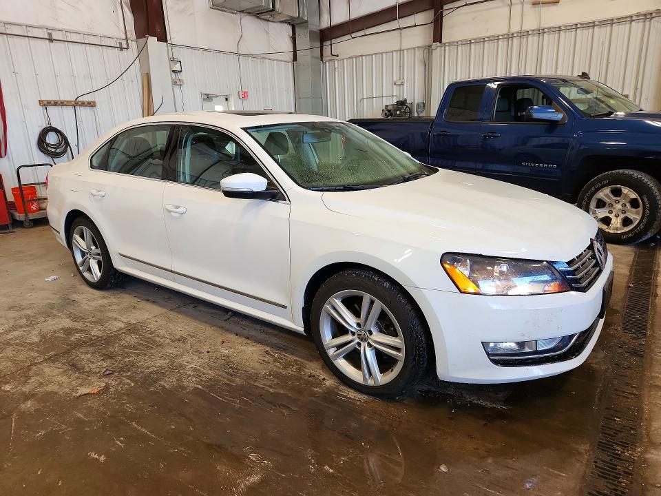 68349156 :رقم المزاد ، 1VWBV7A30FC042877 vin ، 2015 Volkswagen Passat مزاد بيع