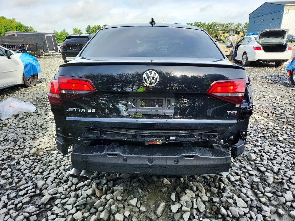 67705076 :رقم المزاد ، 3VWD17AJ4JM225435 vin ، 2018 Volkswagen Jetta مزاد بيع