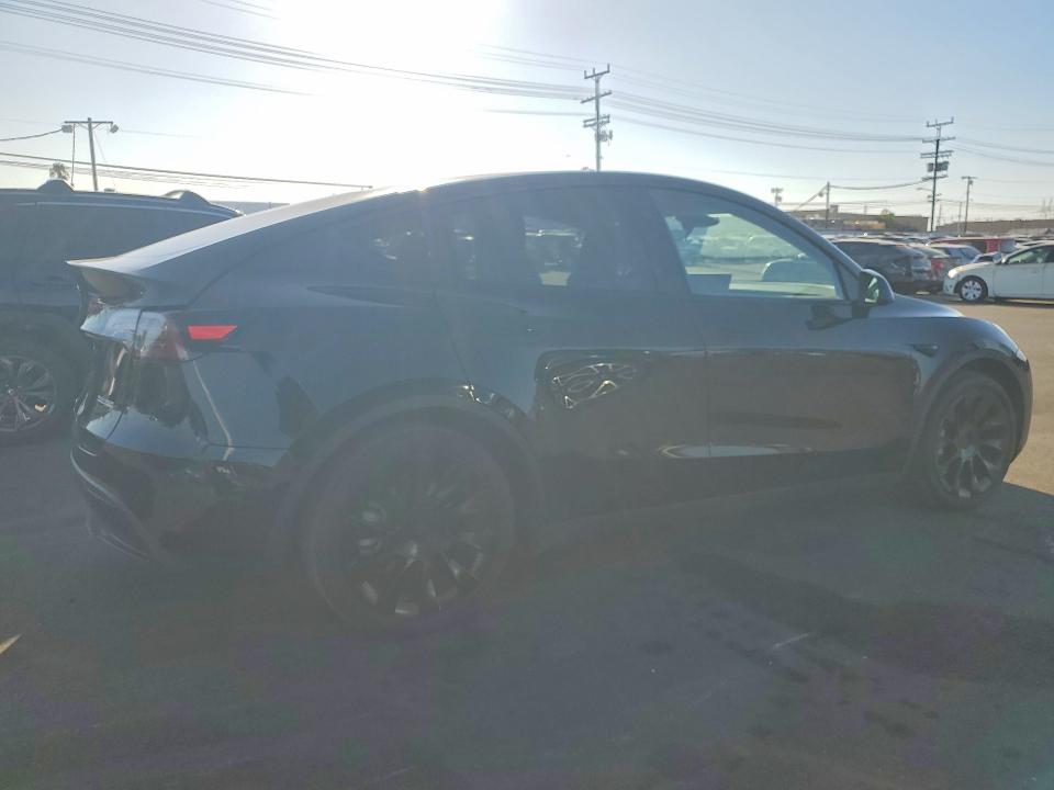 Продаж на аукціоні авто 2023 Tesla Model Y, vin: 7SAYGDEE1PF814327, номер лоту: 70530796