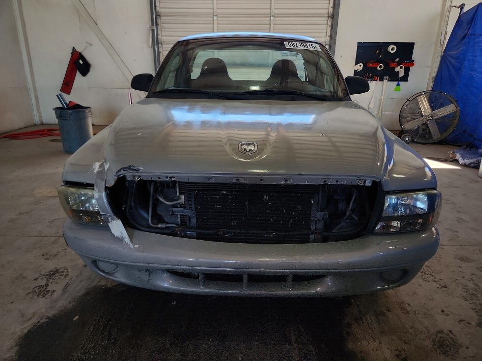68249876 :رقم المزاد ، 1D7FL16K24S579332 vin ، 2004 Dodge Dakota مزاد بيع