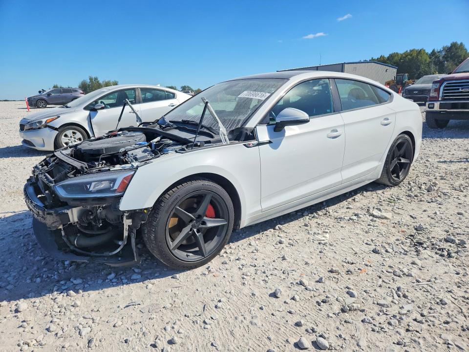 2018 Audi A5 მანქანა იყიდება აუქციონზე, vin: WAUENCF5XJA076104, აუქციონის ნომერი: 70698616