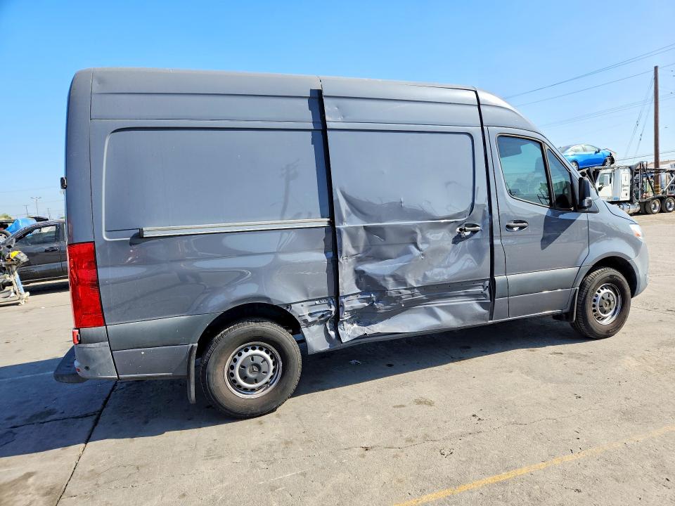 67667686 :رقم المزاد ، W1Y4DBHY5NT103783 vin ، 2022 Mercedes-benz Sprinter مزاد بيع
