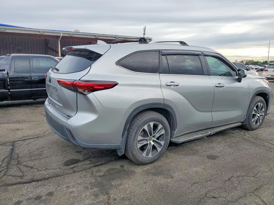 70619326 :رقم المزاد ، 5TDKDRAH2PS522917 vin ، 2023 Toyota Highlander مزاد بيع