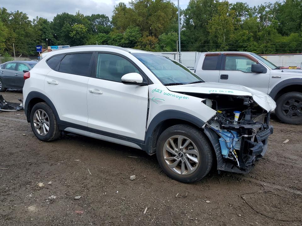 69260916 :رقم المزاد ، KM8J33A47JU758647 vin ، 2018 Hyundai Tucson مزاد بيع