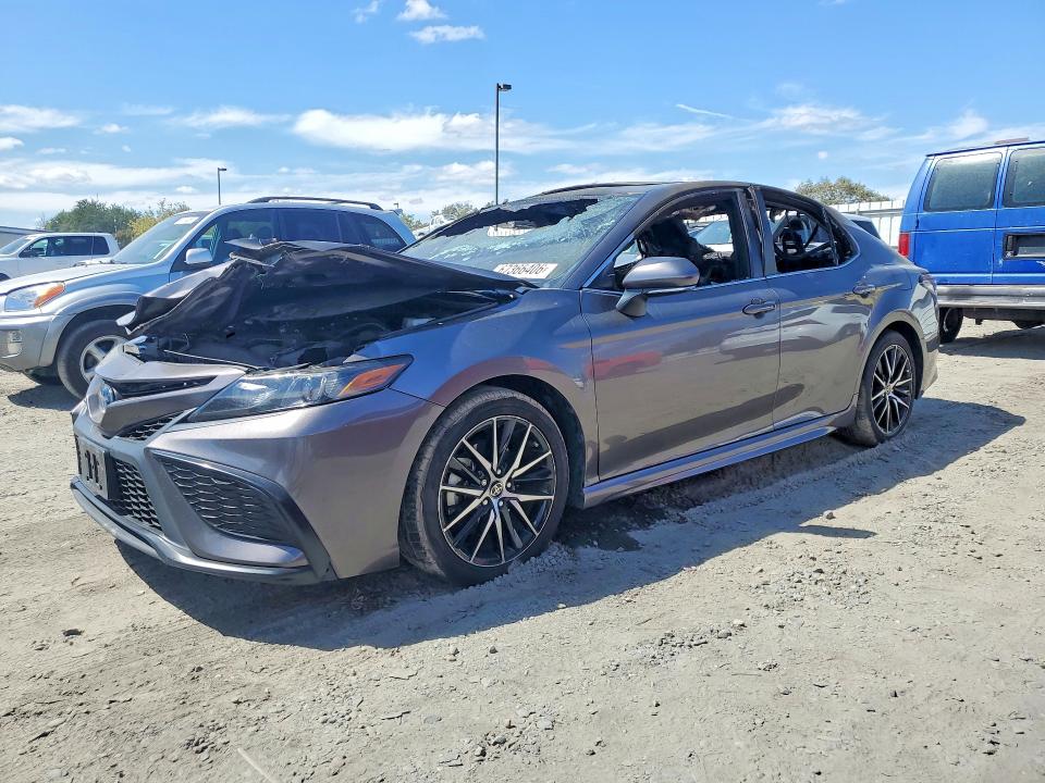 2023 Toyota Camry Hybrid მანქანა იყიდება აუქციონზე, vin: 4T1S31AK3PU059001, აუქციონის ნომერი: 67366406