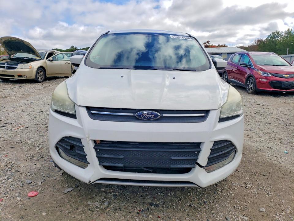 2014 Ford Escape მანქანა იყიდება აუქციონზე, vin: 1FMCU0GX3EUB85533, აუქციონის ნომერი: 70828886