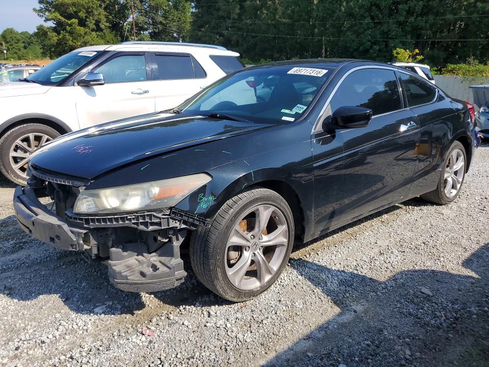 69717316 :رقم المزاد ، 1HGCS2B88BA005516 vin ، 2011 Honda Accord مزاد بيع