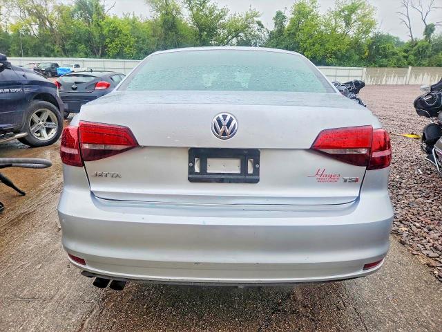68635516 :رقم المزاد ، 3VW267AJXGM223576 vin ، 2016 Volkswagen Jetta مزاد بيع
