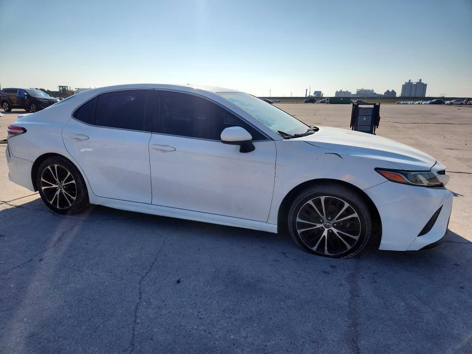 2020 Toyota Camry მანქანა იყიდება აუქციონზე, vin: 4T1G11AK0LU326679, აუქციონის ნომერი: 69800526