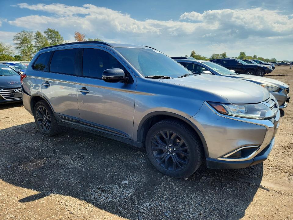 Продаж на аукціоні авто 2018 Mitsubishi Outlander, vin: JA4AD3A32JZ047105, номер лоту: 68813616