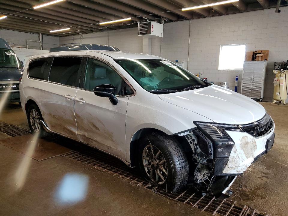 Продажа на аукционе авто 2027 Chrysler Pacifica, vin: 2C4RC1BGXVR593023, номер лота: 68924086