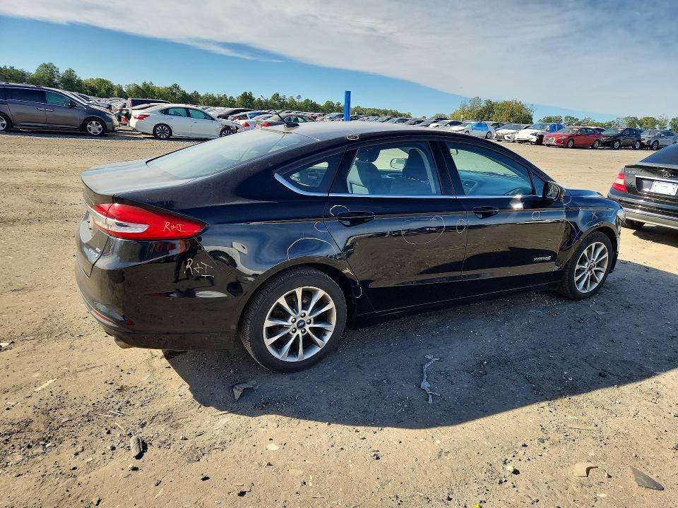 Продаж на аукціоні авто 2017 Ford Fusion, vin: 3FA6P0LU3HR300332, номер лоту: 70497226