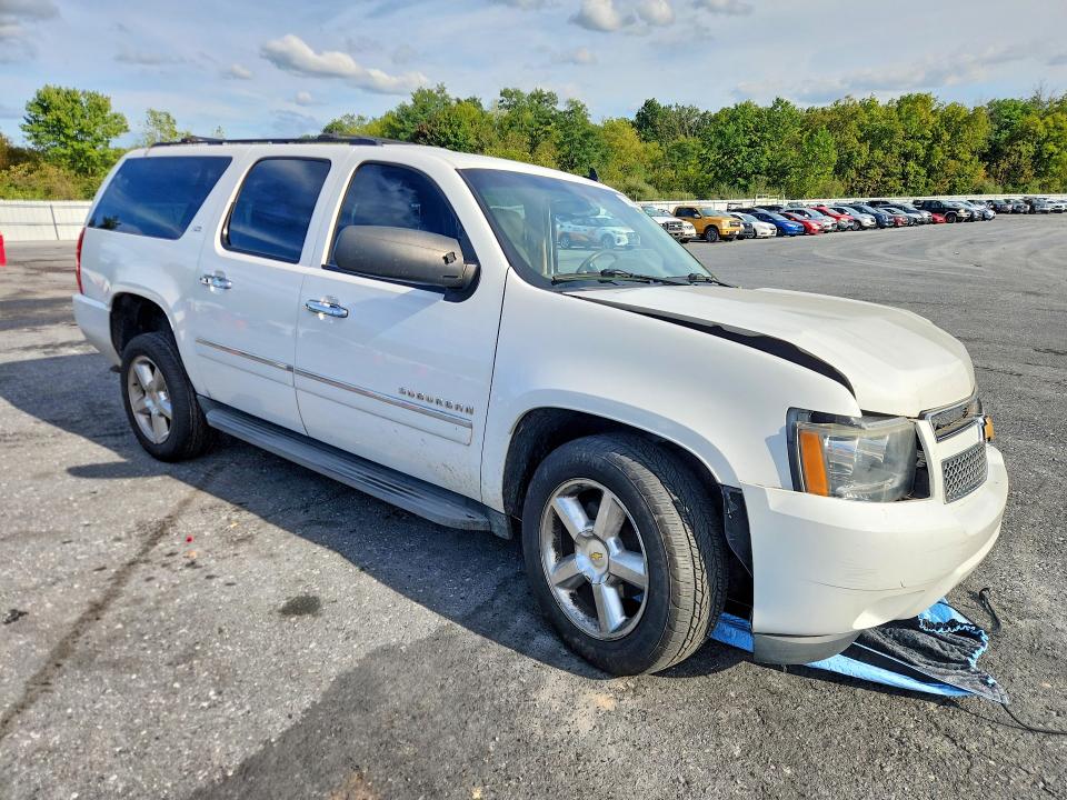 2013 Chevrolet Suburban მანქანა იყიდება აუქციონზე, vin: 1GNSKKE7XDR208576, აუქციონის ნომერი: 70005936