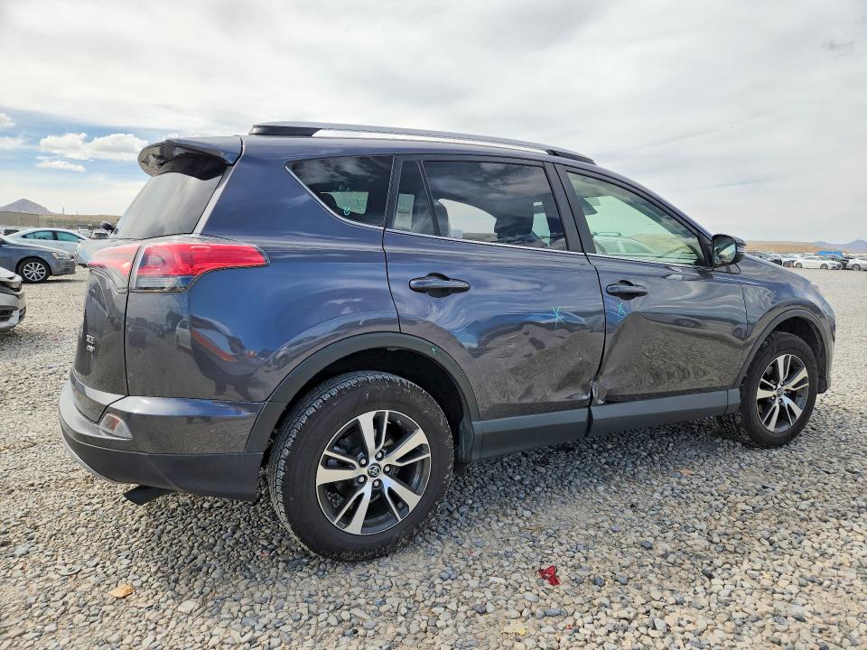 2018 Toyota Rav4 მანქანა იყიდება აუქციონზე, vin: JTMRFREV6JJ720297, აუქციონის ნომერი: 65663926