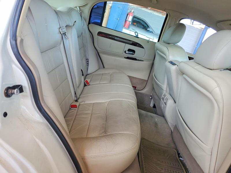 Aukcja sprzedaży 2000 Lincoln Town Car, vin: 1LNHM82W6YY902586, numer aukcji: 67558046