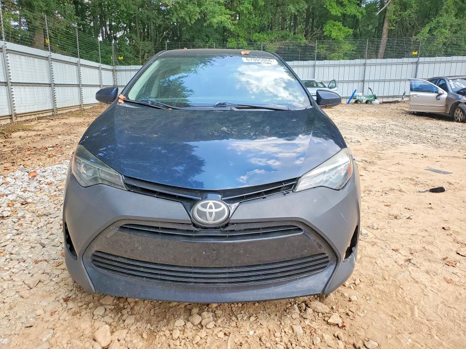 67005066 :رقم المزاد ، 2T1BURHEXJC053524 vin ، 2018 Toyota Corolla مزاد بيع
