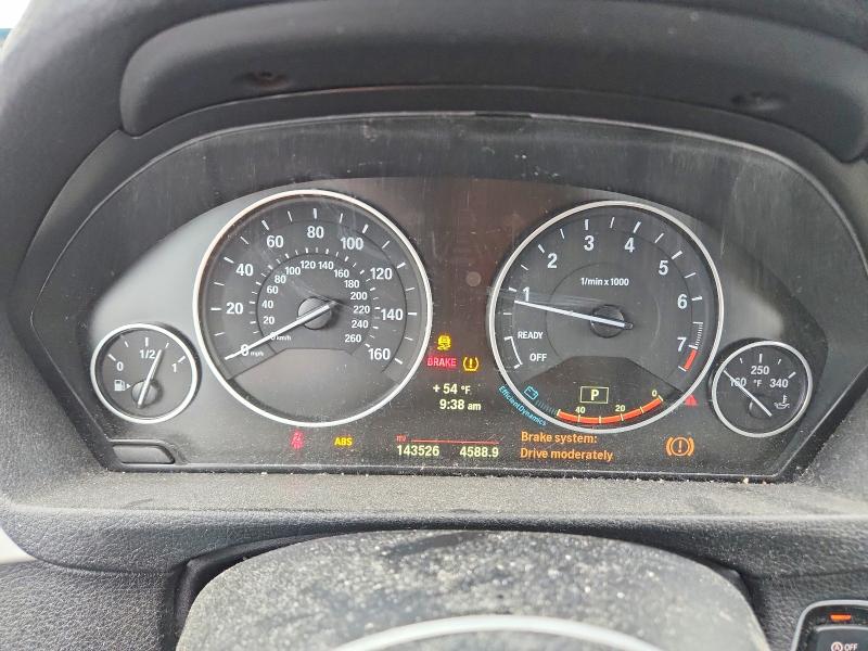 70599926 :رقم المزاد ، WBA3C3G55ENS70615 vin ، 2014 Bmw 320 مزاد بيع