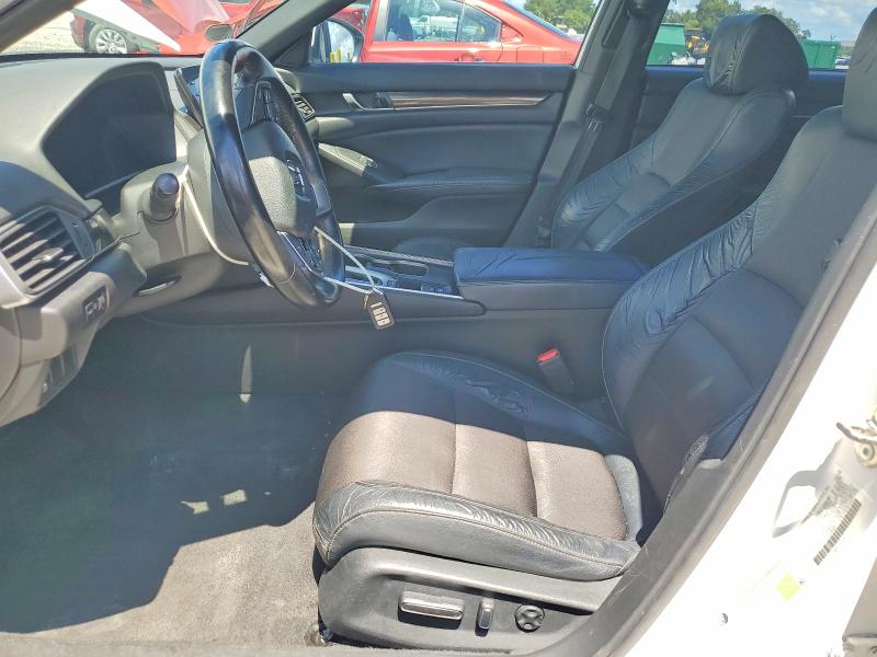 67441356 :رقم المزاد ، 1HGCV1F31JA108629 vin ، 2018 Honda Accord مزاد بيع