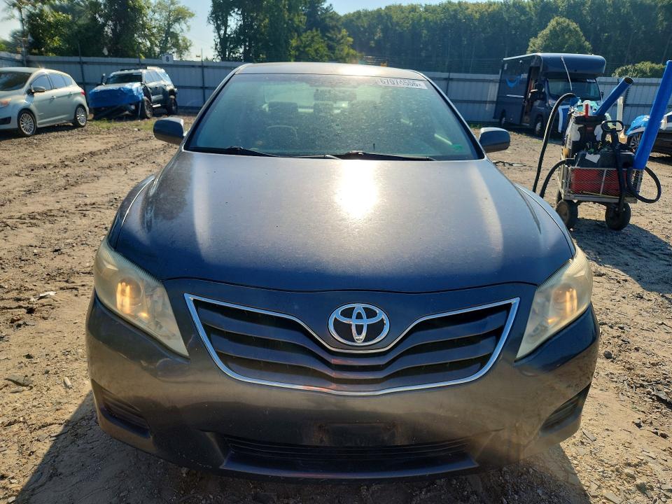 67074556 :رقم المزاد ، 4T1BF3EK2AU103882 vin ، 2010 Toyota Camry مزاد بيع