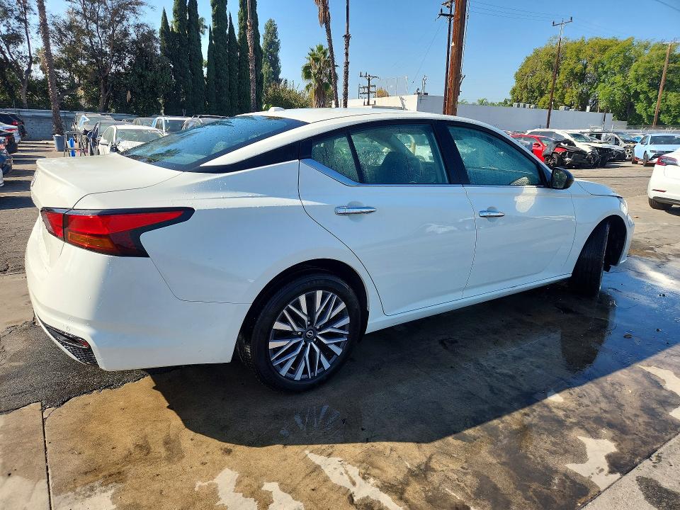 70558316 :رقم المزاد ، 1N4BL4DVXSN332245 vin ، 2025 Nissan Altima مزاد بيع