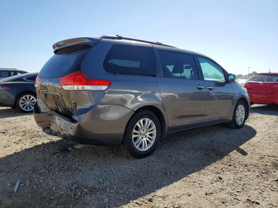 Aukcja sprzedaży 2011 Toyota Sienna, vin: 5TDYK3DCXBS142732, numer aukcji: 70842726