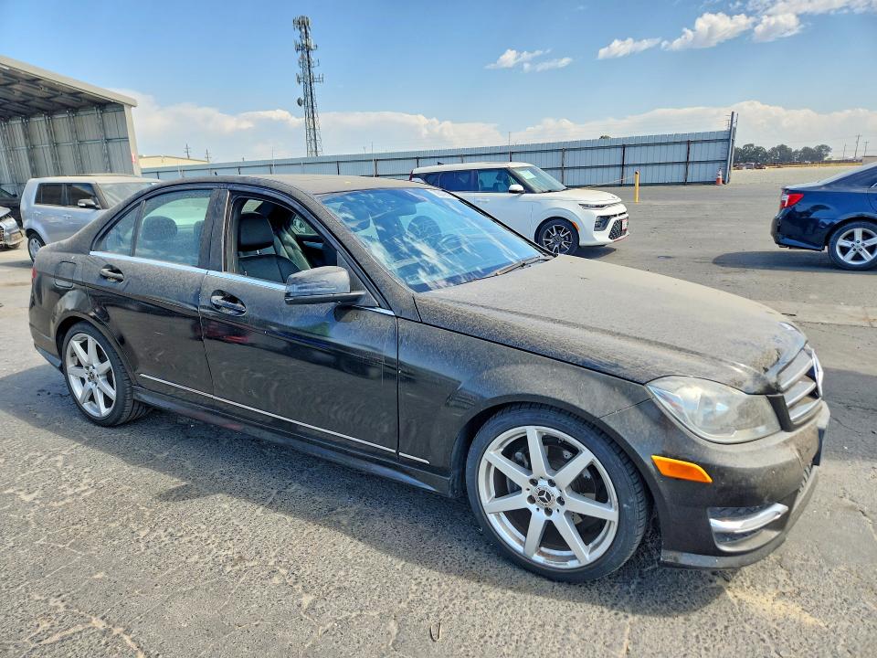 70019816 :رقم المزاد ، WDDGF4HB5EA957208 vin ، 2014 Mercedes-benz C مزاد بيع