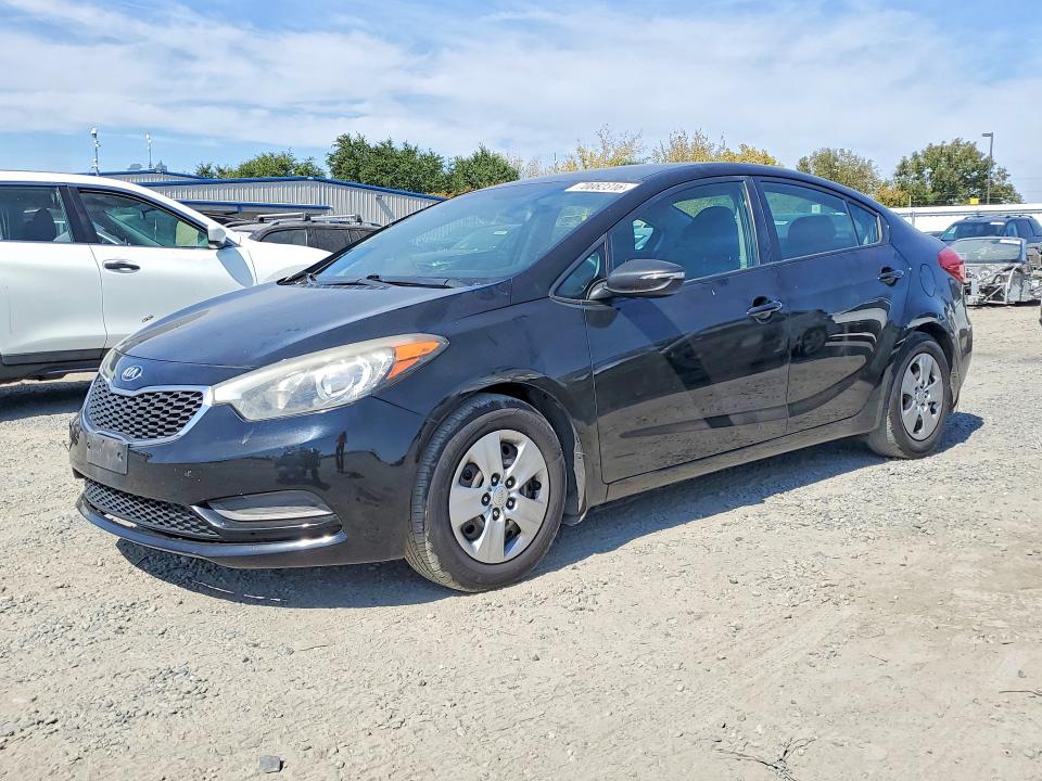 70082316 :رقم المزاد ، KNAFK4A69F5421349 vin ، 2015 Kia Forte مزاد بيع