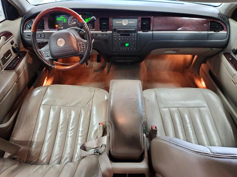 Продажа на аукционе авто 2003 Lincoln Town Car, vin: 1LNHM82W53Y620349, номер лота: 63919836