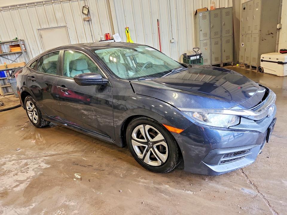 67603766 :رقم المزاد ، 19XFC2F58JE040206 vin ، 2018 Honda Civic مزاد بيع