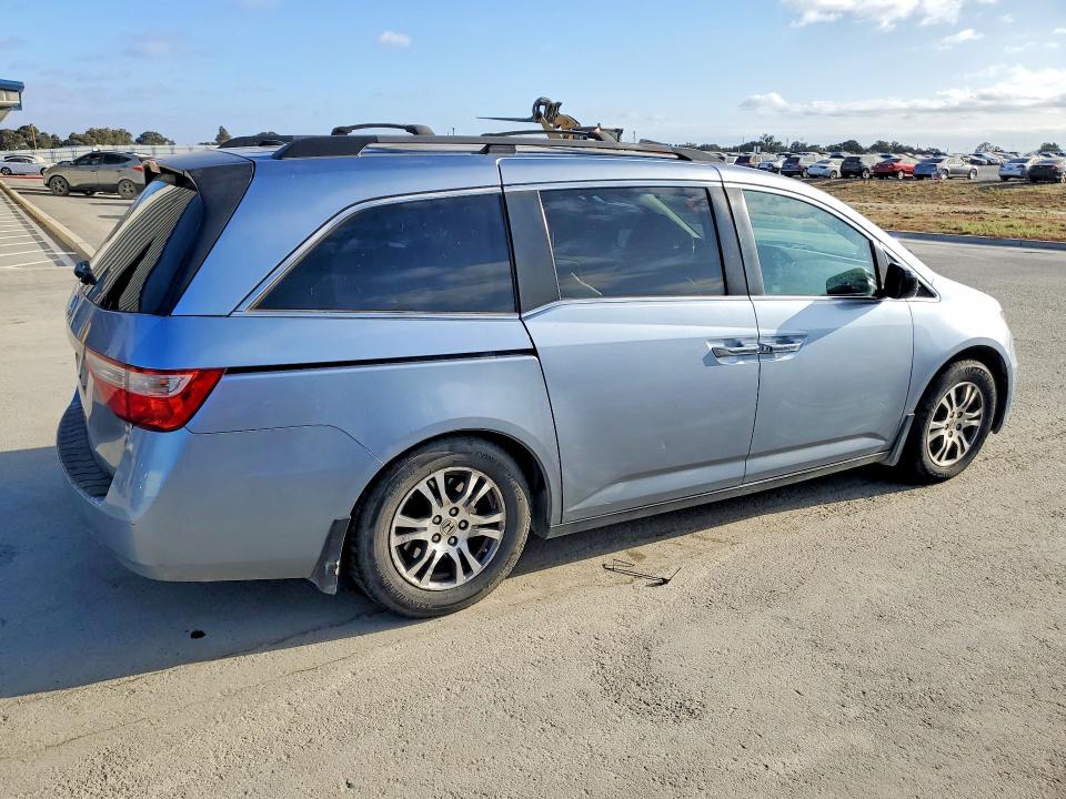 68979886 :رقم المزاد ، 5FNRL5H64BB098054 vin ، 2011 Honda Odyssey مزاد بيع
