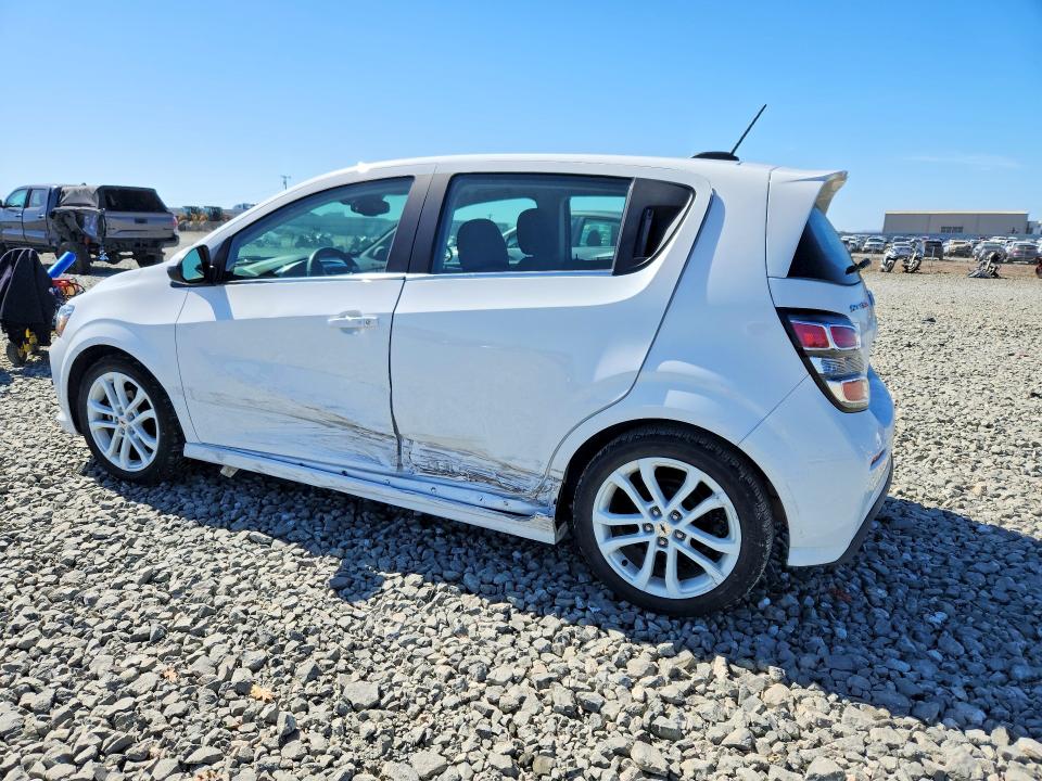 70647856 :رقم المزاد ، 1G1JD6SBXJ4129747 vin ، 2018 Chevrolet Sonic مزاد بيع