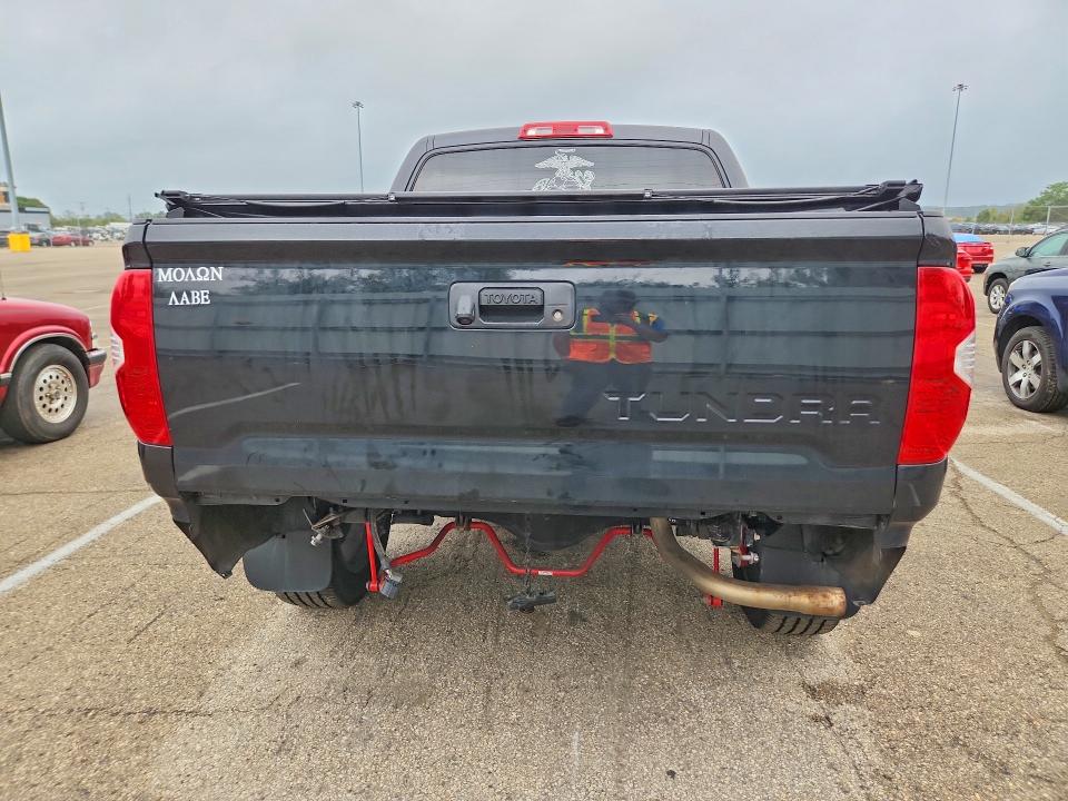 70100786 :رقم المزاد ، 5TFDW5F11KX867611 vin ، 2019 Toyota Tundra مزاد بيع