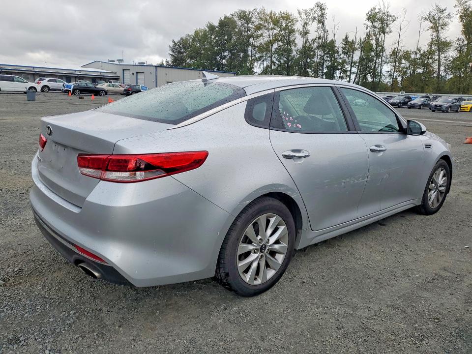 2018 Kia Optima მანქანა იყიდება აუქციონზე, vin: 5XXGT4L36JG261765, აუქციონის ნომერი: 67906076