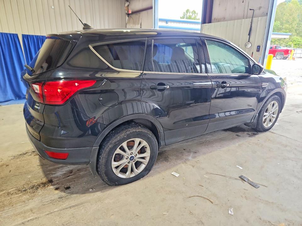 2019 Ford Escape მანქანა იყიდება აუქციონზე, vin: 1FMCU9GD5KUA39589, აუქციონის ნომერი: 68652496