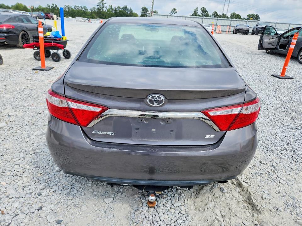 68251186 :رقم المزاد ، 4T1BF1FK3FU107661 vin ، 2015 Toyota Camry مزاد بيع