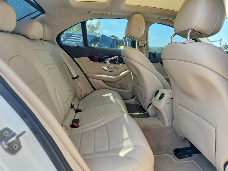 67455036 :رقم المزاد ، 55SWF4JB7HU214365 vin ، 2017 Mercedes-benz C مزاد بيع