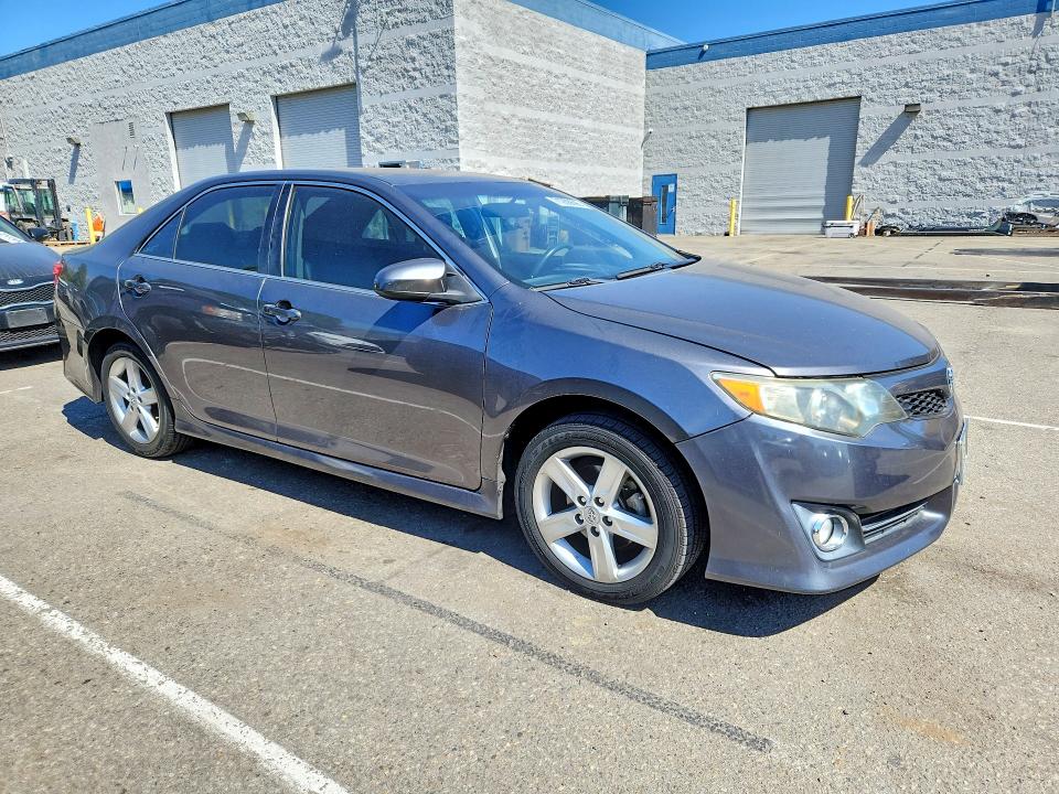 71268696 :رقم المزاد ، 4T1BF1FK9EU371546 vin ، 2014 Toyota Camry مزاد بيع