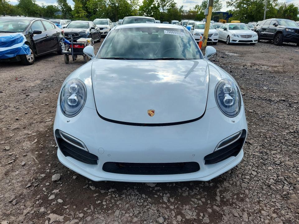 70069406 :رقم المزاد ، WP0AD2A92FS160251 vin ، 2015 Porsche 911 مزاد بيع
