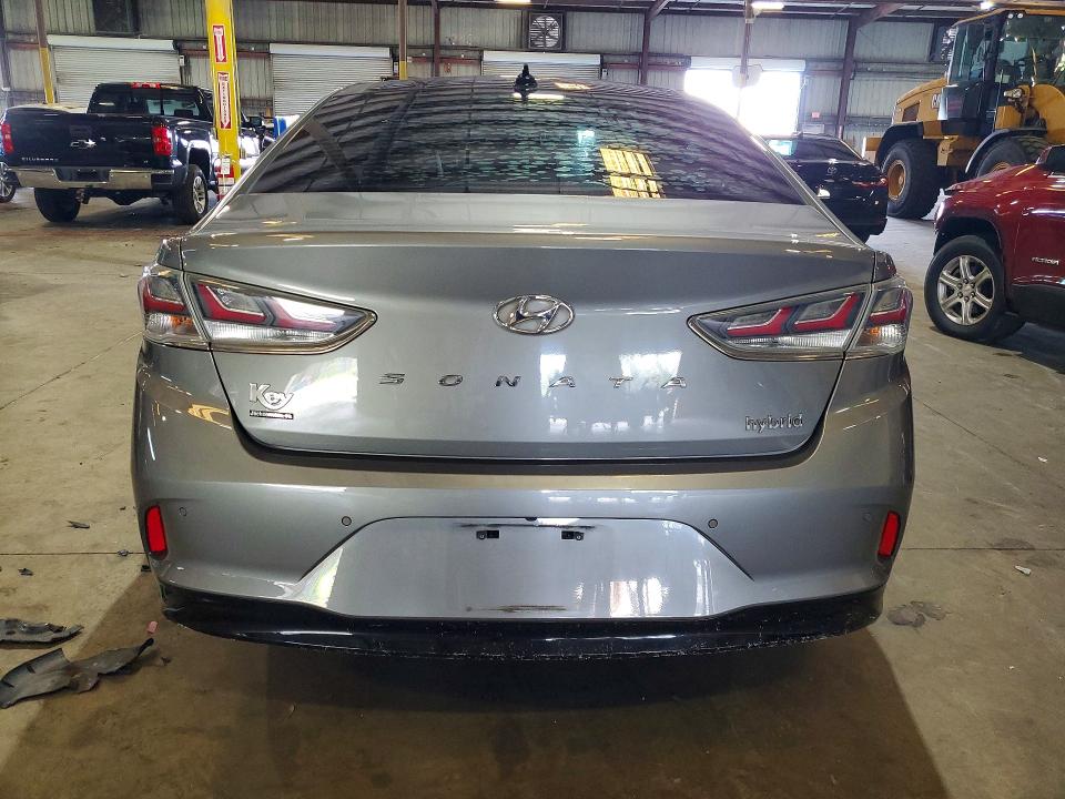 2018 Hyundai Sonata Hybrid მანქანა იყიდება აუქციონზე, vin: KMHE34L3XJA083356, აუქციონის ნომერი: 68037946
