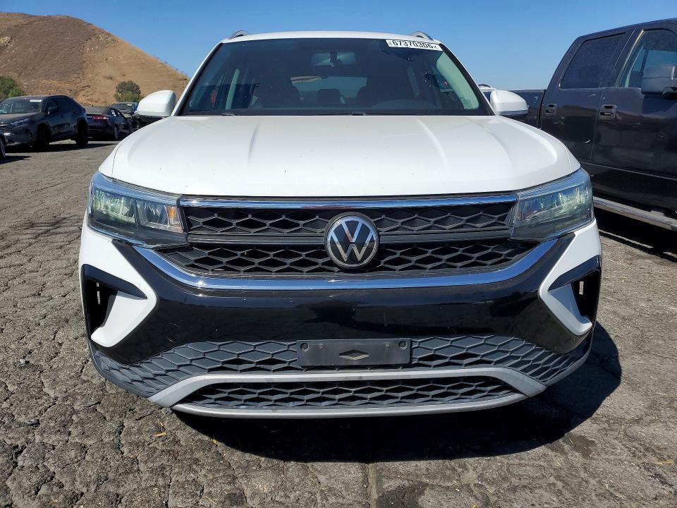 Продажа на аукционе авто 2022 Volkswagen Taos, vin: 3VVRX7B26NM040258, номер лота: 67370306