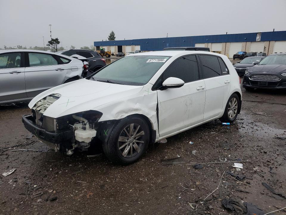 67717086 :رقم المزاد ، 3VW117AU8GM011330 vin ، 2016 Volkswagen Golf مزاد بيع