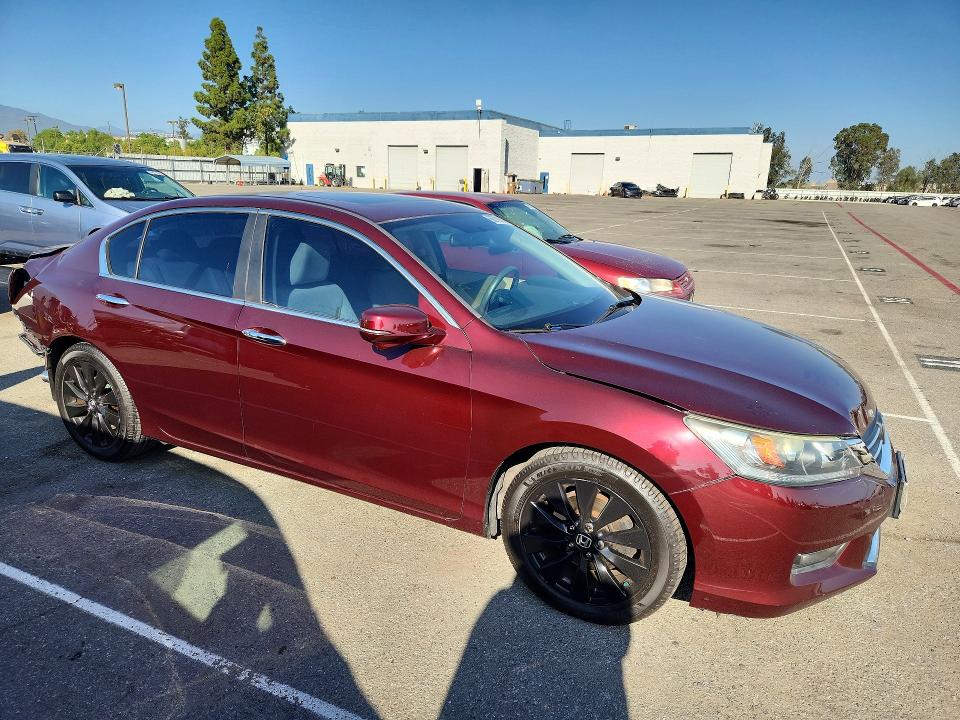 68798506 :رقم المزاد ، 1HGCR2F73FA014224 vin ، 2015 Honda Accord مزاد بيع