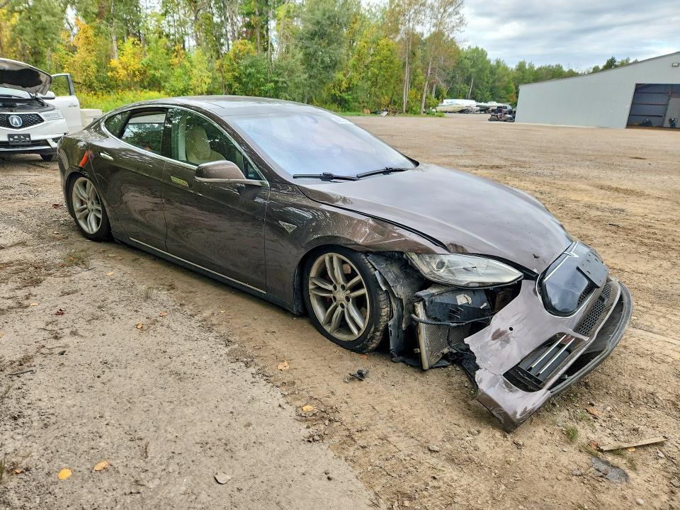 Продажа на аукционе авто 2014 Tesla Model S, vin: 5YJSA1H2XEFP65050, номер лота: 69520496