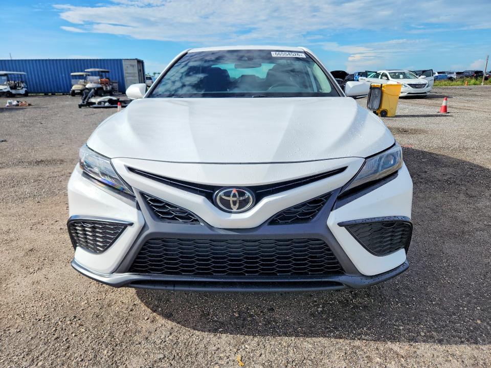 Продаж на аукціоні авто 2022 Toyota Camry, vin: 4T1G11AK7NU073573, номер лоту: 66554526