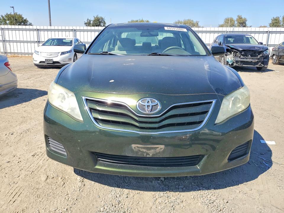 68595086 :رقم المزاد ، 4T1BF3EK2BU591782 vin ، 2011 Toyota Camry مزاد بيع