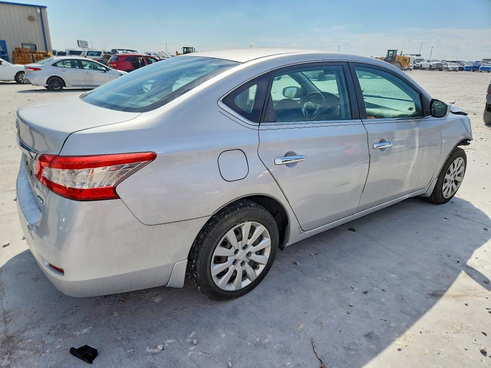 2014 Nissan Sentra მანქანა იყიდება აუქციონზე, vin: 3N1AB7AP2EL697784, აუქციონის ნომერი: 70559076